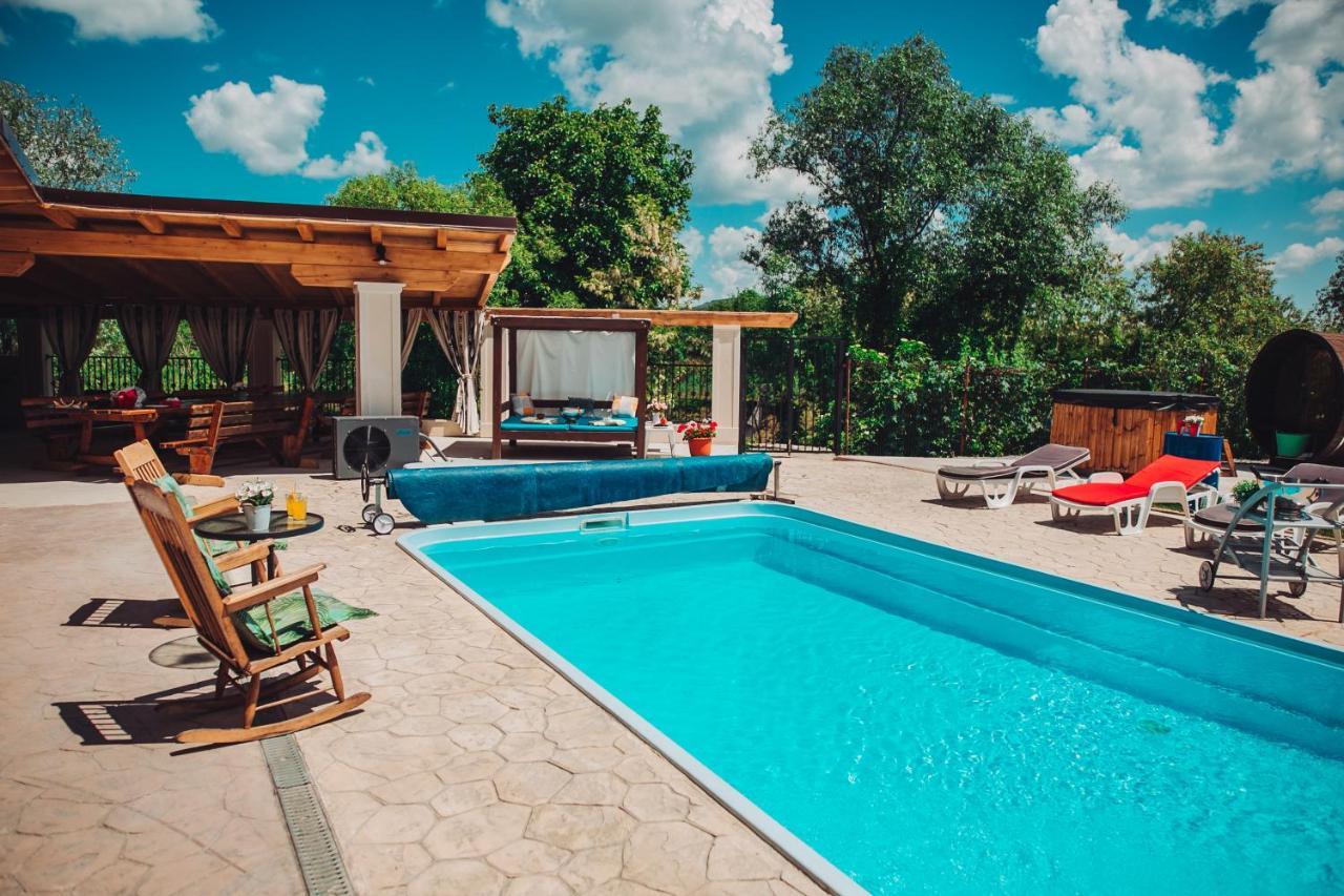 Casa Ryana Self Check-In Motel Gilau Ngoại thất bức ảnh